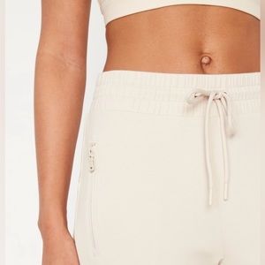 Old Navy Women High-Waisted Dynamic Fleece Joggers | L Petite | Wish Bone NEW!!